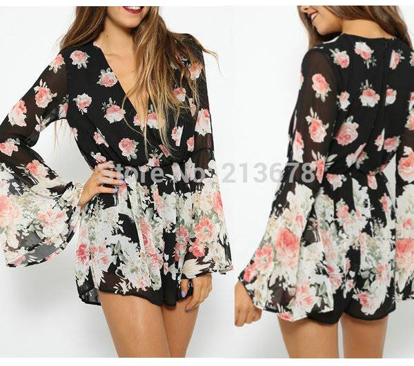 vestido preto com flores